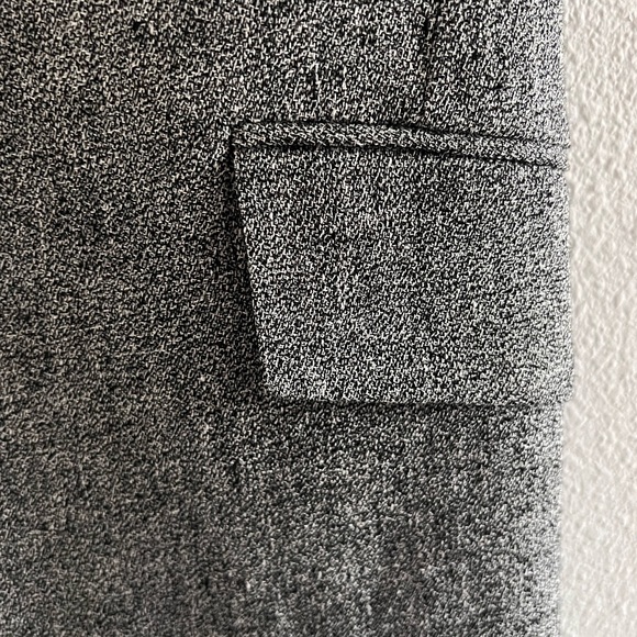 Theory women’s structured vest - Picture 4 of 7